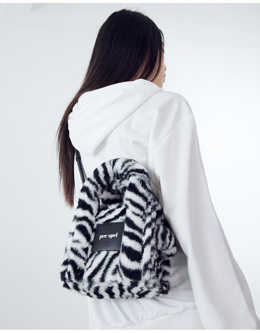 小号毛绒托特包 商品图2