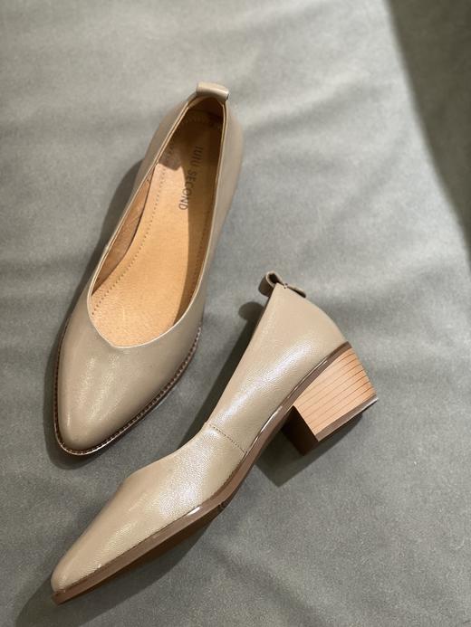 IUIU SECOND 2023新款尖头净面通勤低跟浅口单鞋U23AE12351 商品图3