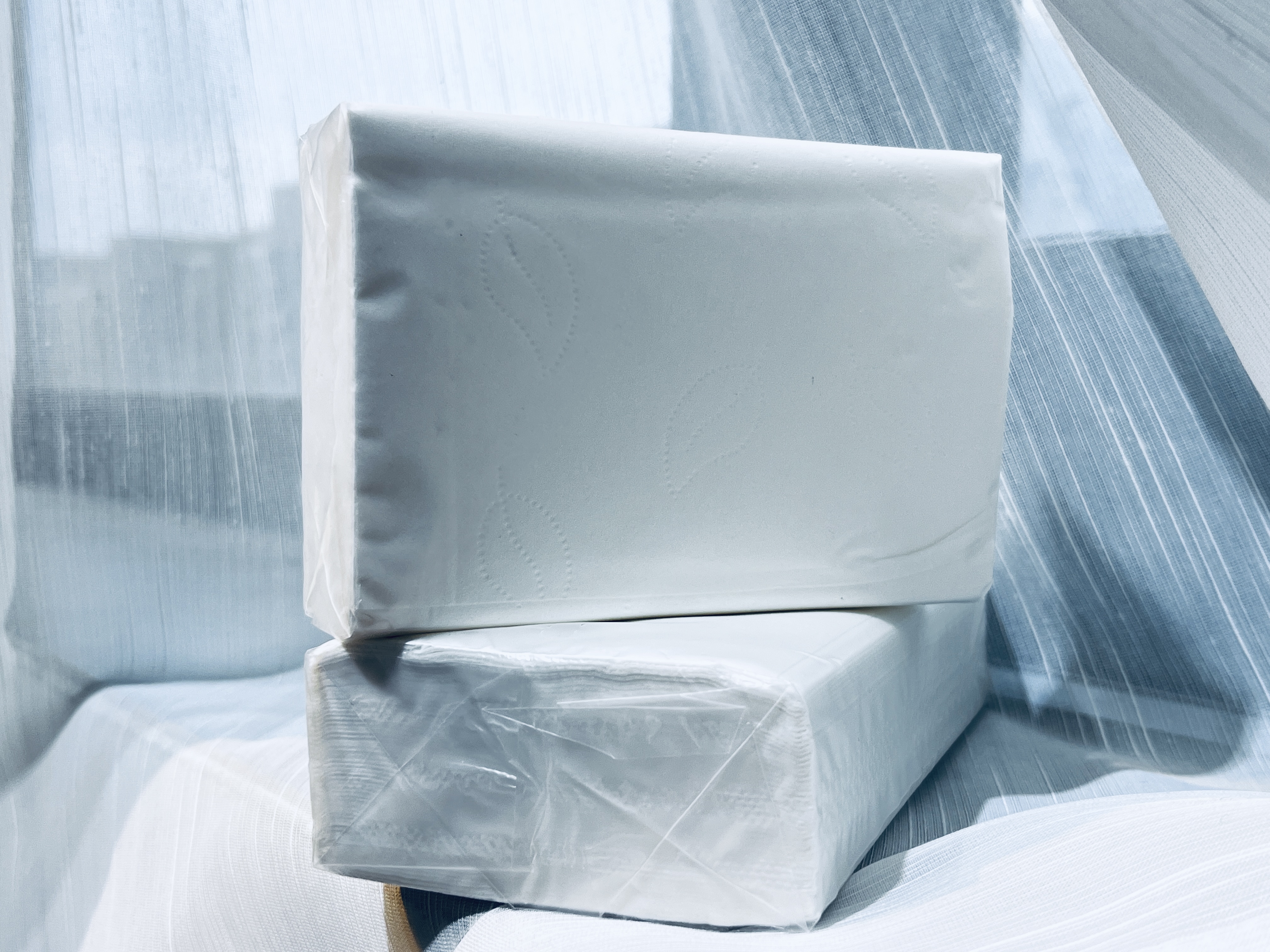 餐饮用纸 (13CM100抽3层/包  160包一箱,18CM100抽3层/包  120包一箱,16CM100抽3层/包  135包一箱)