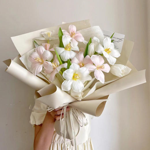 最耀眼的你 (混色郁金香花束) 商品图1