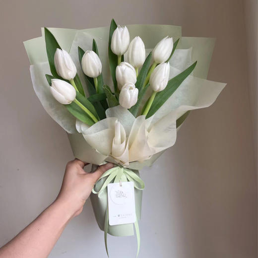 少年的月光（9支白色郁金香花束） 商品图1