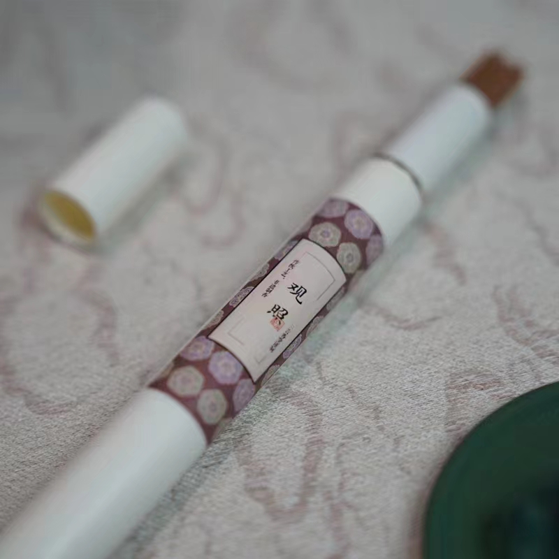 | 观照 |清风柏子 | 藏春 | 听香 | 旃檀 | 温肾纳气五行香 | 平安香  八款传统合香线香   高频使用场景  开启中式嗅觉审美生活