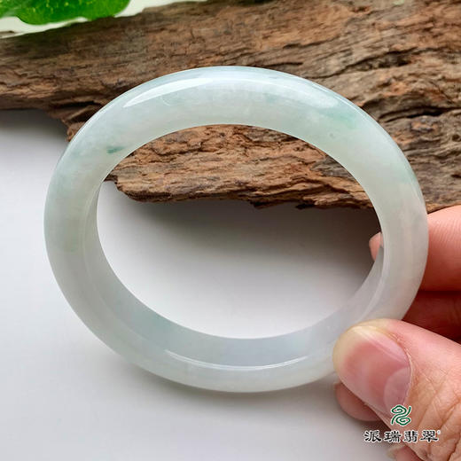 派瑞翡翠 翡翠手镯 糯种 飘花 商品图0
