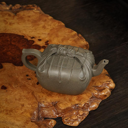 龙德堂陶艺 徐飞制 《印袍》原矿本山青段 250cc 库存请咨询客服 商品图1