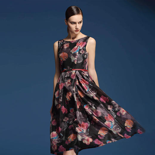 【伯妮斯茵】无袖印花连衣裙--《仪态万方 》2S7322 商品图0