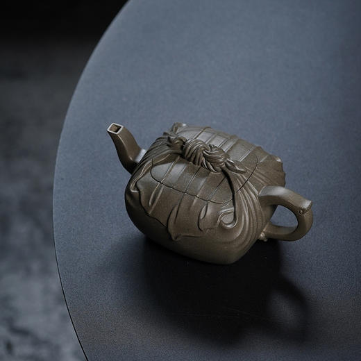 龙德堂陶艺 徐飞制 《印袍》原矿本山青段 250cc 库存请咨询客服 商品图2