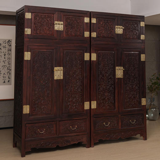 二十世纪 红木满雕西番莲纹四件柜 商品图4