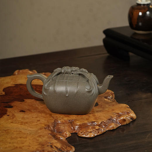 龙德堂陶艺 徐飞制 《印袍》原矿本山青段 250cc 库存请咨询客服 商品图3