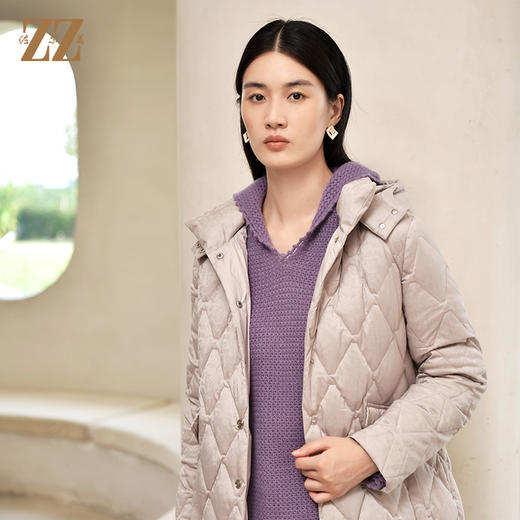 佐尔美冬季新款 经典款连帽保暖菱形格羽绒服女E24YY26 商品图1