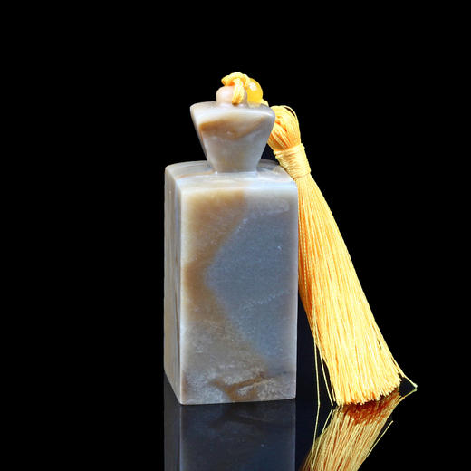 孤品013644:昌化石博古钮方章-2.8*2.8*7.3cm 商品图0