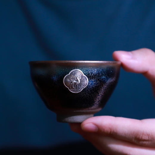 《一路相伴》足银对盏 古法柴烧 999足银 银豪龙纹釉彩面 蓝银豪釉色 商品图4