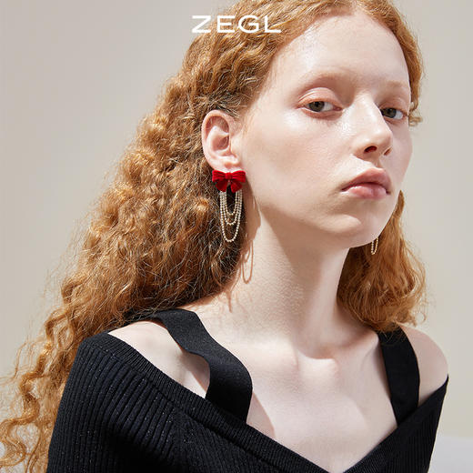 ZEGL红色丝绒蝴蝶结耳环女小众设计感高级流苏耳钉秋冬新年耳饰品 商品图7