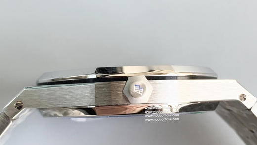 ZF厂精品，AP 爱.彼皇家橡树系列15202 AP系列腕表！细节方面：1⃣️【表壳】直径39MM，经典八边形圈口抛光处理，阳刚的造型中反而多了丝毫的柔和之感 商品图13
