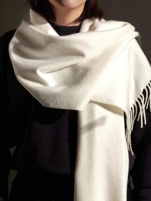 伽罗 JALO 200克水波纹厚羊绒围巾 商品图5
