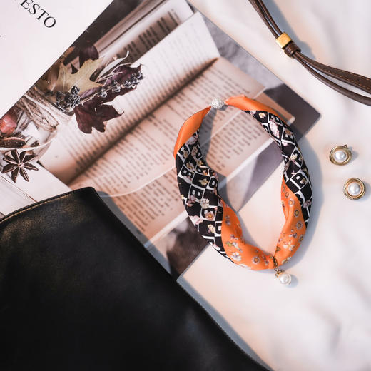 A锁骨磁扣脖套丝巾-颜色随机 商品图8