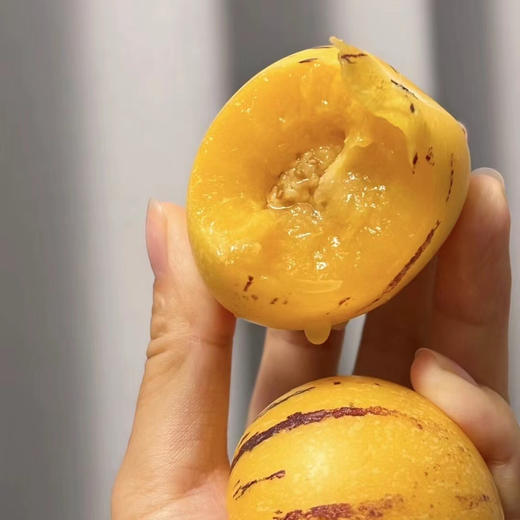 【七彩云南人参果中果秒杀活动】人参果，三个特点：香，水份大，没有核。每一口都充盈着香甜的果汁清甜 商品图1