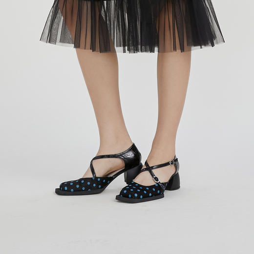 谜底时尚复古单鞋2023春季新款女装时装鞋绑带波点绣花231MX0421 商品图1