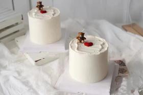 简约INS 爱心小熊蛋糕