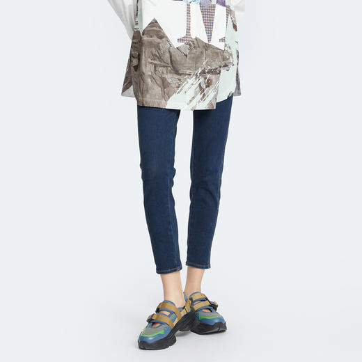 谜底2022春新款长裤女运动感紧身收腰弹性牛仔铅笔裤221MK0065 商品图0