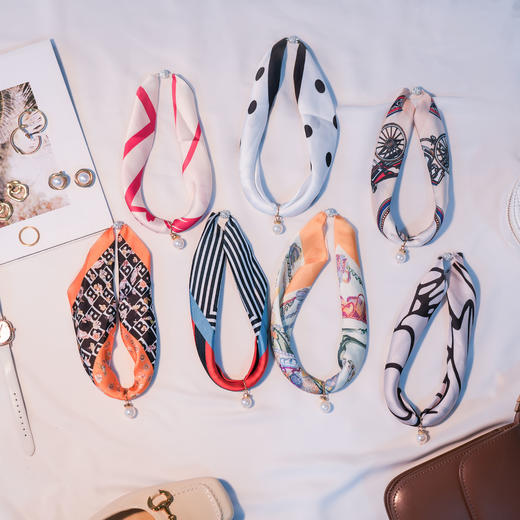 A锁骨磁扣脖套丝巾-颜色随机 商品图12