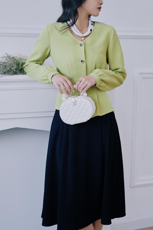 A锁骨磁扣脖套丝巾-颜色随机 商品图5