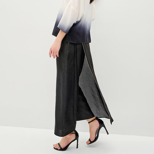 TANGY Collection/天意精品2023春季创意设计女士莨绸香云纱休闲百搭阔腿裤裙裤 商品图3