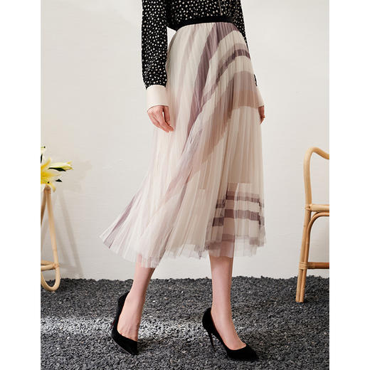 EITIE爱特爱春季新款时尚设计感气质通勤显瘦百褶仙气半身裙6906610 商品图1