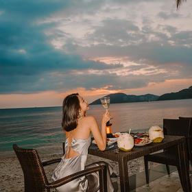 三亚珊瑚湾文华东方 水榭餐厅/海角轩  龙虾牛排榴莲任吃·海边烧烤自助晚餐