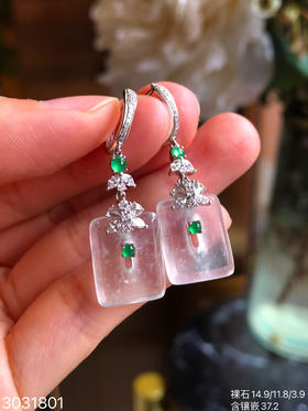 3031801，玻璃方扣耳坠。具体价格微信咨询
