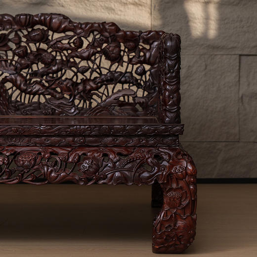 二十世纪 红木透雕荷花纹罗汉床 商品图3