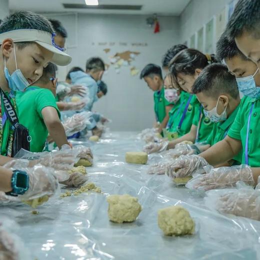 【寒假亲子】大童亲子营,熊猫保育\三星堆博士讲解\考古模拟\安仁古镇换装\青红染\5钻豪华酒店|8~14岁亲子 商品图1