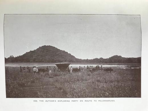 约20世纪早期 锡兰旅行指南 百余幅插图 漆布精装32开 商品图11