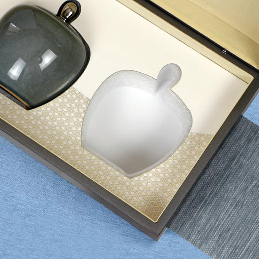 国粹小双【毛尖•灰色】155元一套 /一件12套/双小瓷约装3-4两 商品图7