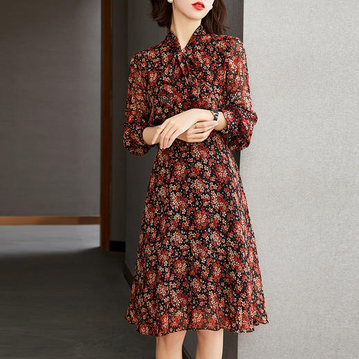 QL 123-2601连衣裙中长款显瘦碎花时尚减龄气质裙 商品图2