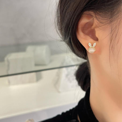 JU-A21051新款猫眼石可爱兔子耳钉女小众设计感个性百搭耳环耳饰 商品图2