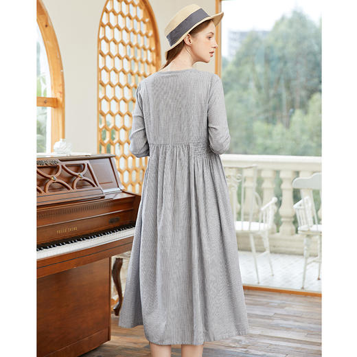 Famecoco范可儿细条纹打揽七分袖连衣裙圆领温柔气质长裙FAB1FA015 商品图2