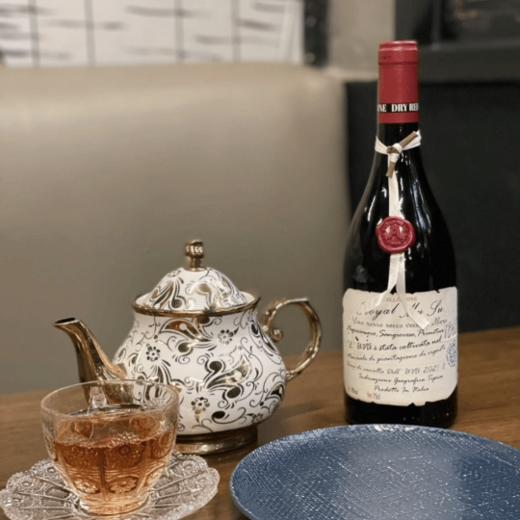 【今晚12点下架】皇家穆苏珍藏老藤干红葡萄酒   某猫某东四五百6瓶我们源头一手货源❗1箱省近200元❗ 299元/箱6瓶   80年老藤葡萄酿造🍹保留原味 三种明星葡萄混酿   商品图0