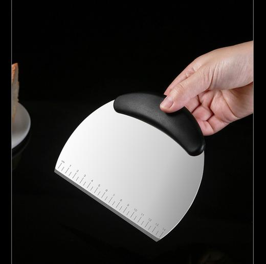 带刻度 圆柄切面刀 刮板切面团面条抹刀 硅胶圆柄 厨房实用工具 商品图1