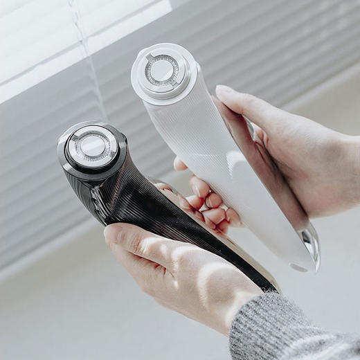 【1.9 大牌再降价】refa射频美容仪RAISE发光机（柜价4000+） 商品图1