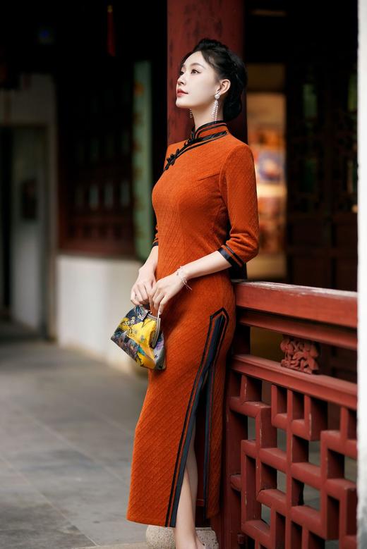 QL916001 2022年秋冬新款中国风修身复古时尚优雅大方长款长袖旗袍 商品图2