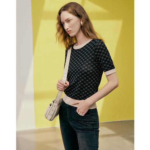 EITIE爱特爱春季新品时尚拼接色显瘦气质女针织衫7301007 商品图2