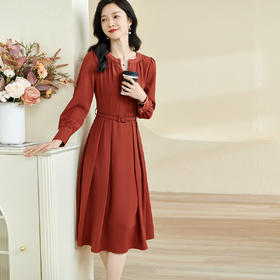 剩S 米思阳2026春季新款优雅小v领连衣裙气质纯色收腰大摆中长裙0197