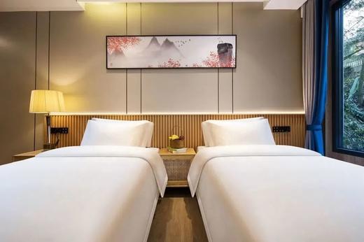 【青城山尊铂森林温泉酒店】499抢1657元森居房1间1晚+2大1小早餐+温泉+汤锅+双人下午茶！ 商品图5