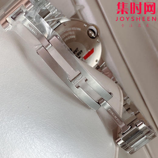 卡地亚V6蓝气球系列 冰蓝面33mm 女士腕表
机芯：瑞士进口石英机芯 原装开模 商品图8