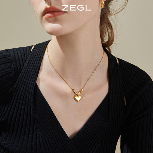 ZEGL金色爱心项链女轻奢小众2024年新款复古ins嘻哈风锁骨毛衣链 商品图2