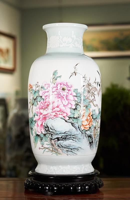 粉彩玉堂富贵赏瓶 商品图0