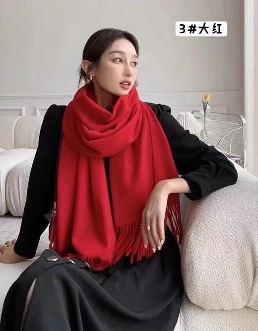 280071仿羊绒带流苏净色长围巾，软糯亲肤温暖细腻，购正价商品成交金额满1000元免费赠送一条,颜色随机！ 商品图6