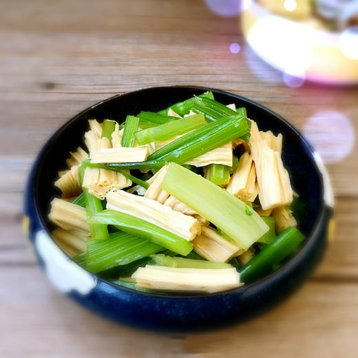 有机水果西芹，现摘现发，节后西芹生长周期较长，部分叶子可能老些，自行摘去即可（顺丰包邮，云南海南新疆西藏不发货） 商品图7