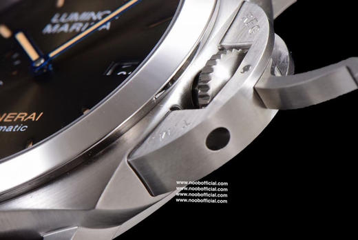 『神器』2022 VS第一个新款沛纳海 PAM1116表盘采用沛纳海相对少见的绿色太阳放射纹处理，表盘颜色随光线变化而变化，光线直射表盘是军绿色，背光看像是黑色表盘 商品图1