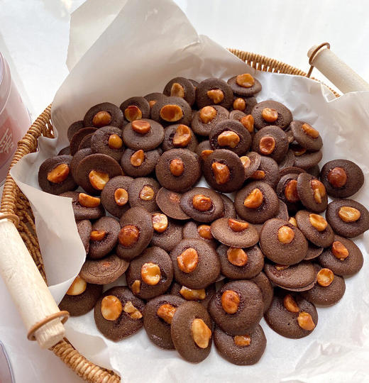 夏威夷果可可脆片礼盒装（铁盒包装，图案随机） 商品图2